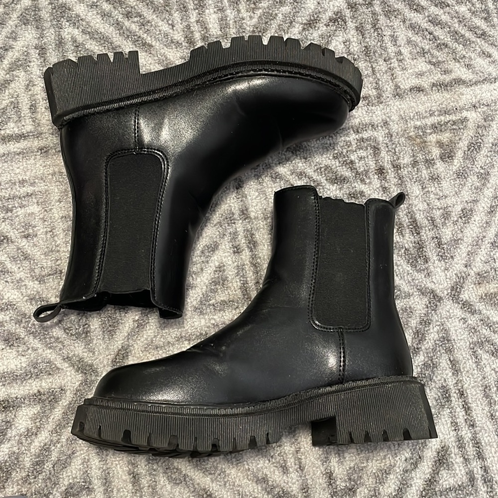 Shein size 7.5 Chelsea Boots
